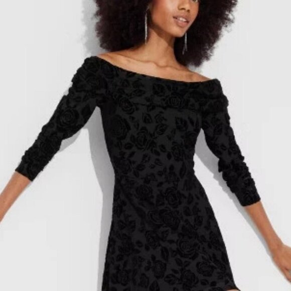 Dresses & Skirts - Black roses dress above the knee